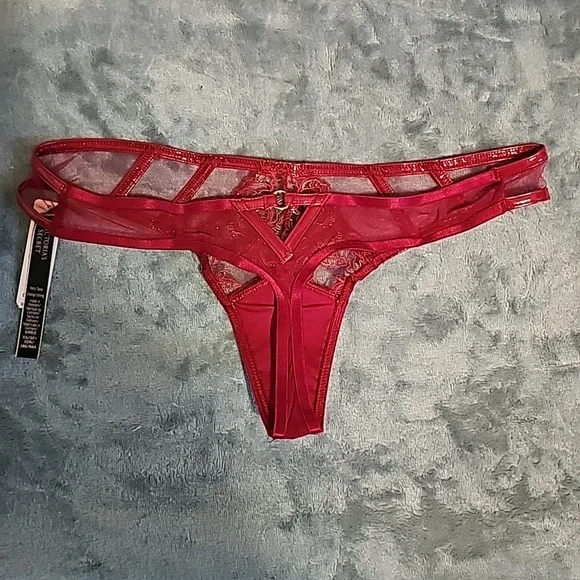 NWT Victoria's Secret Very Sexy pleather thong - Picture 2 of 4